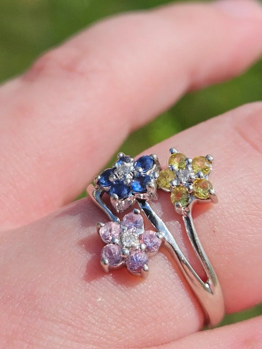 10K White Gold Diamond & Blue Yellow Pink Spinel Cluster Flower Ring Size 7